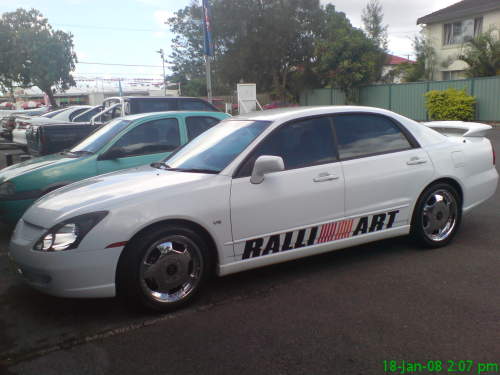 Mitsubishi Magna 2004