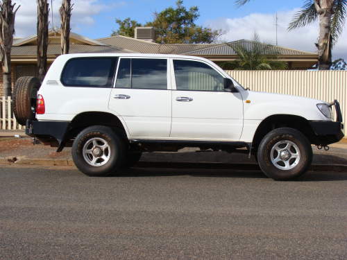 Used toyota landcruiser 100 series sale