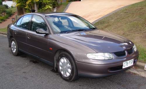 Used HOLDEN COMMODORE VT for sale with VT Commodore-1998.